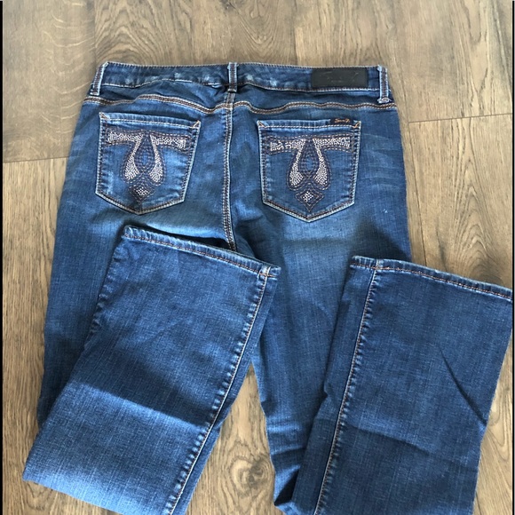 SEVEN7 distressed darker jeans with topaz detail - Picture 11 of 12